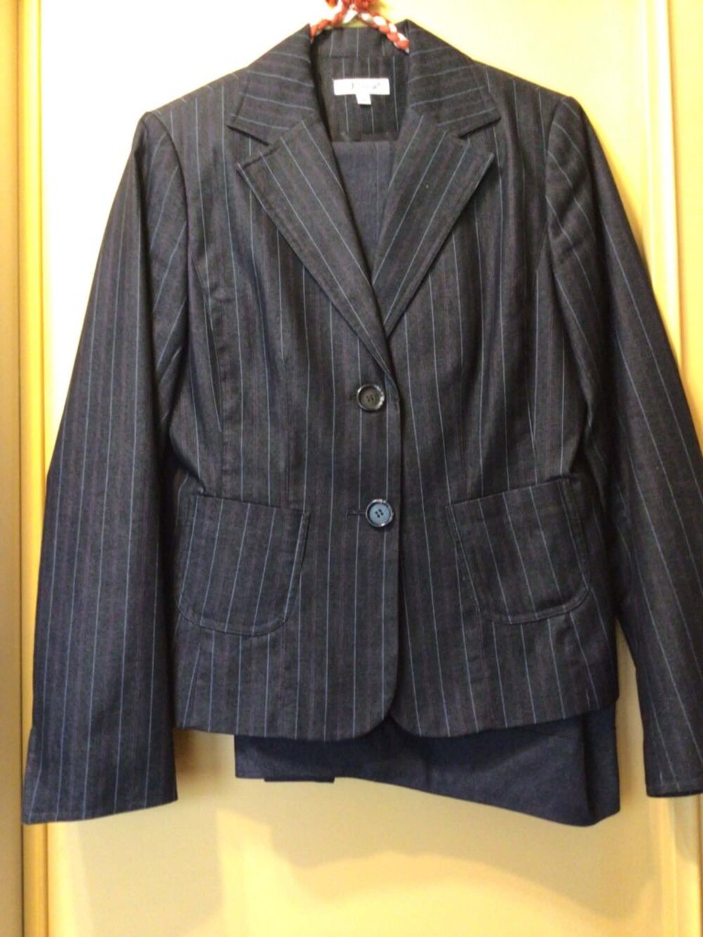 Jessica brand; woman's pant suit; Size 10; line jacket